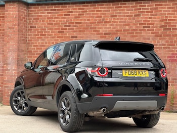 Used Land Rover Discovery Sport 2018 for sale - 76136813: Photo 4