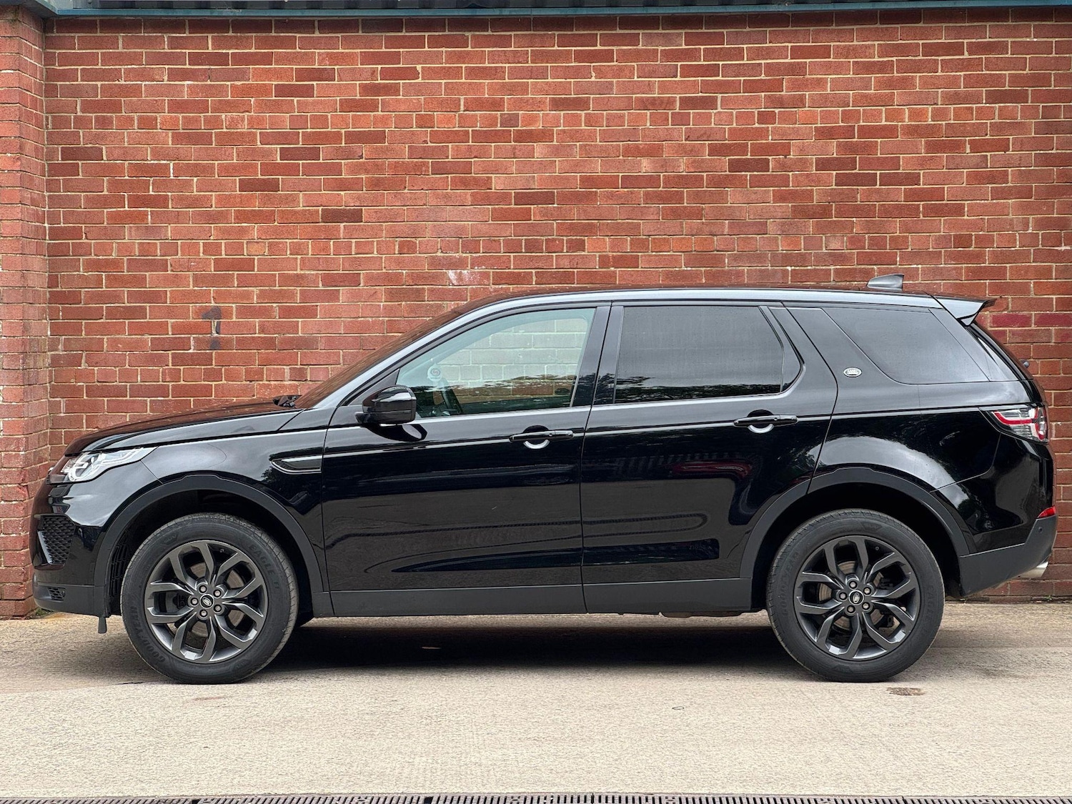 Used Land Rover Discovery Sport 2018 for sale - 76136813: Photo 5
