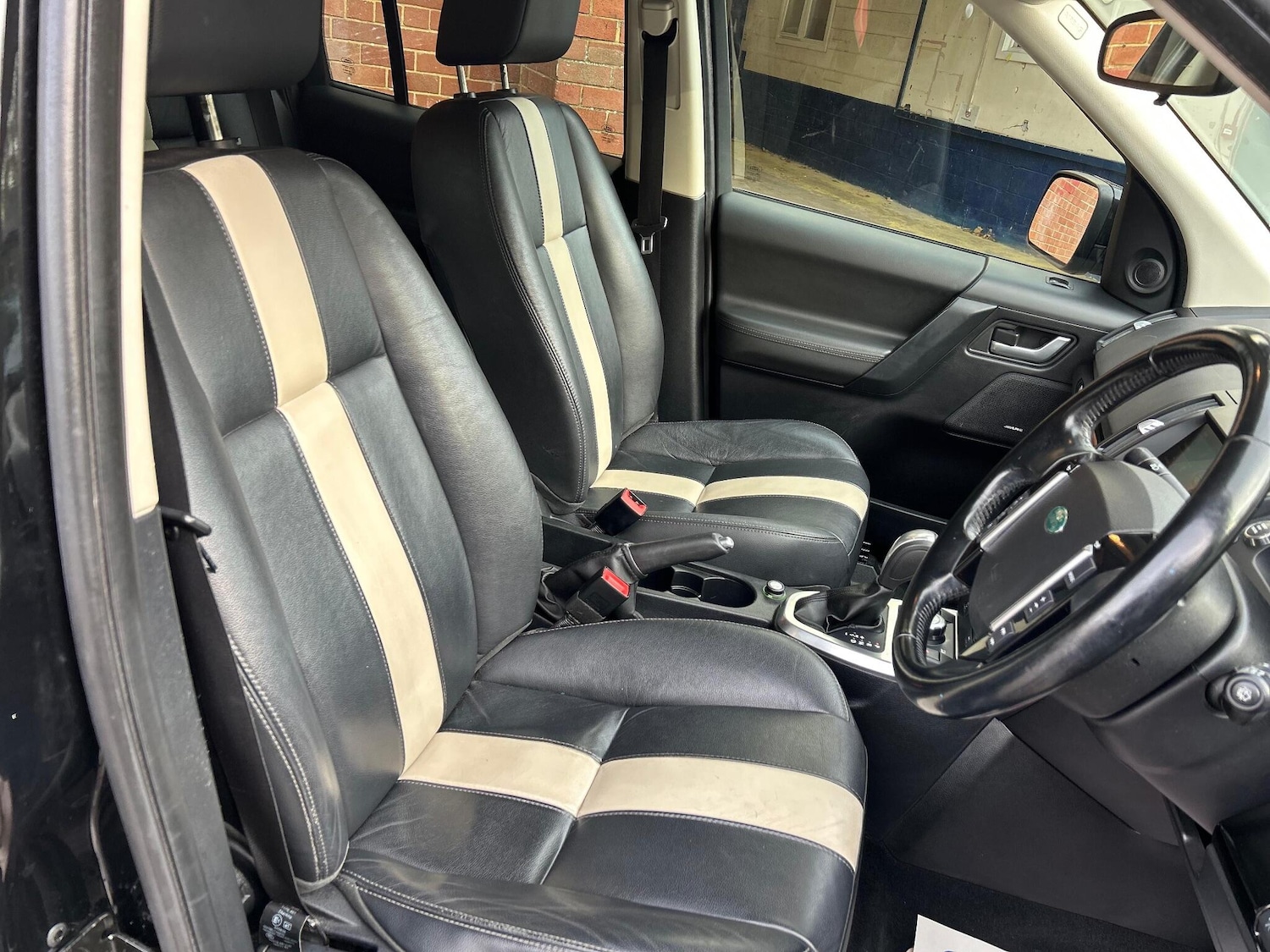 Used Land Rover Freelander 2 2011 for sale - 76424677: Photo 12