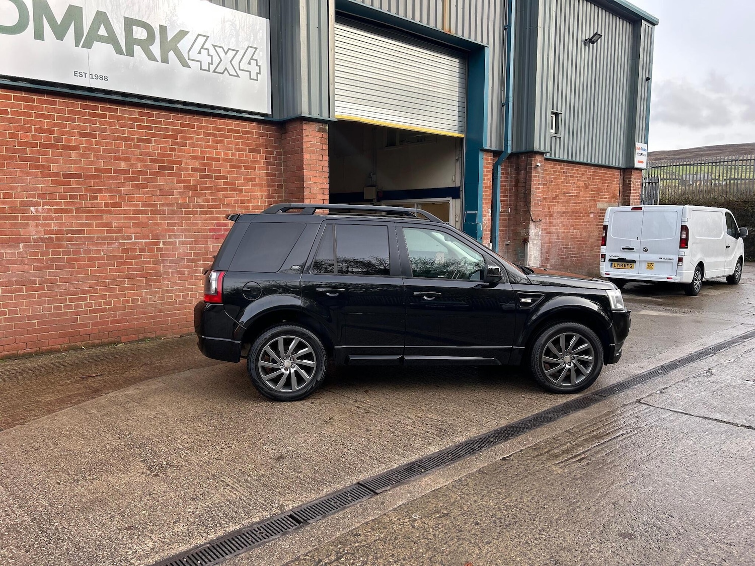 Used Land Rover Freelander 2 2011 for sale - 76424677: Photo 6