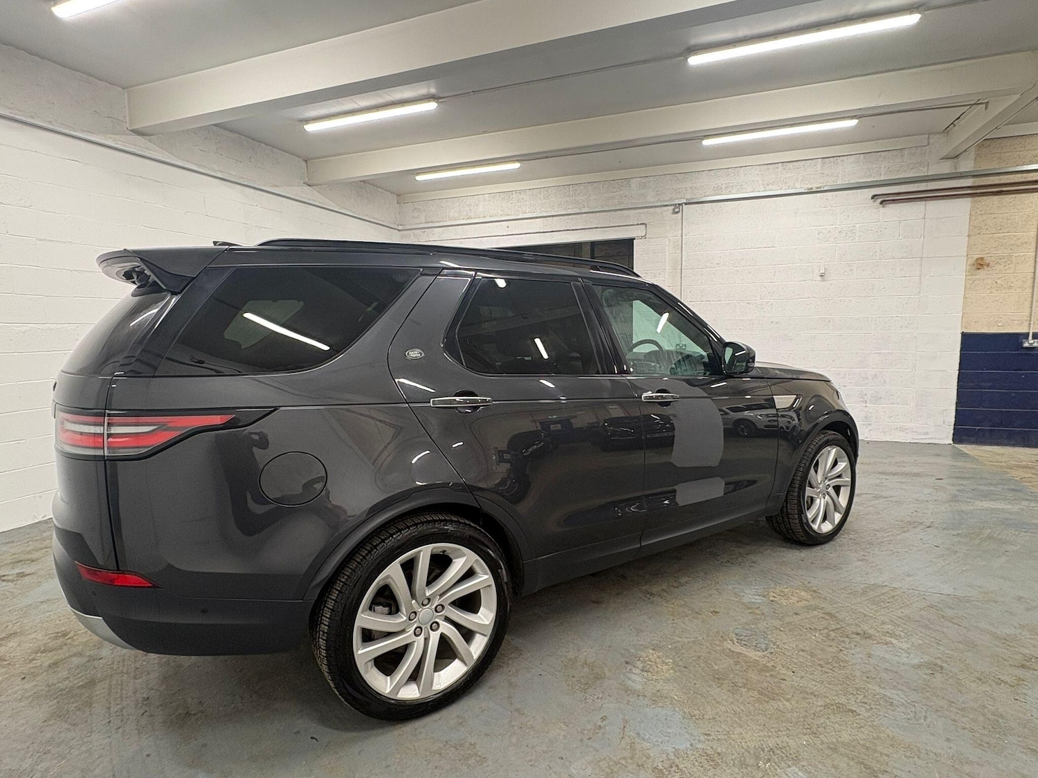 Used Land Rover Discovery 2018 for sale - 76607169: Photo 10