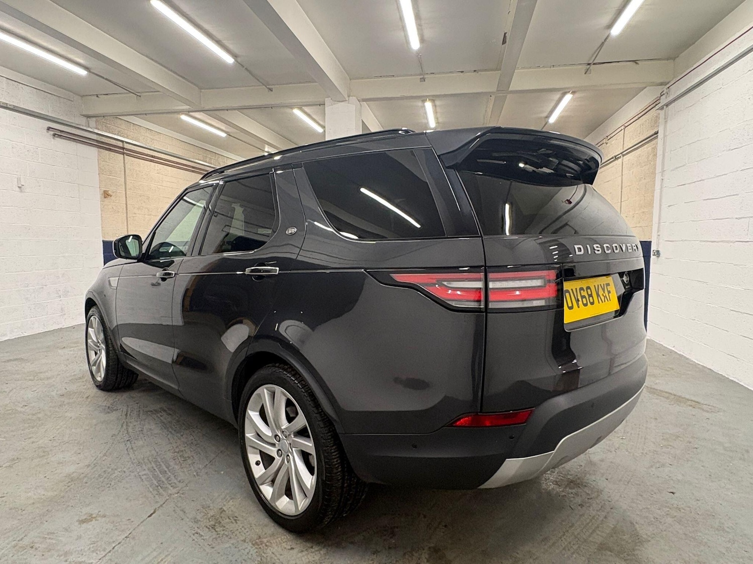 Used Land Rover Discovery 2018 for sale - 76607169: Photo 11