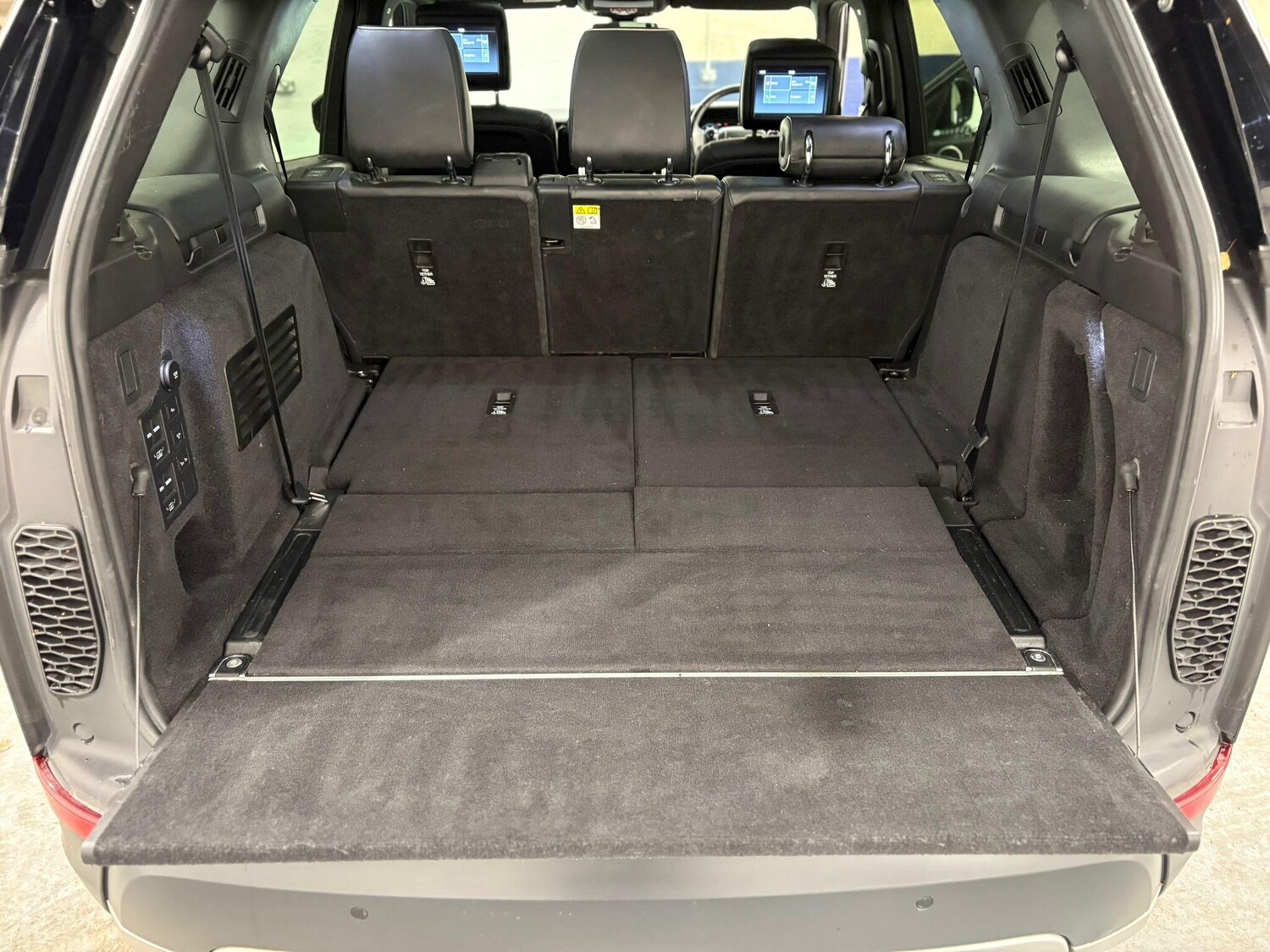 Used Land Rover Discovery 2018 for sale - 76607169: Photo 31