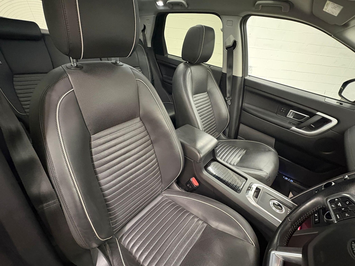 Used Land Rover Discovery Sport 2017 for sale - 76742722: Photo 13