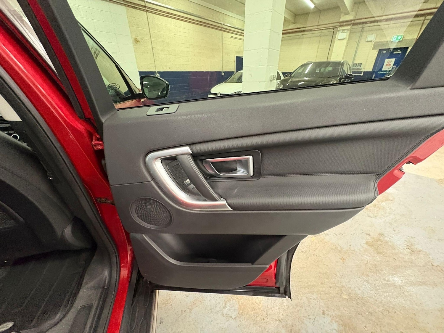 Used Land Rover Discovery Sport 2017 for sale - 76742722: Photo 16