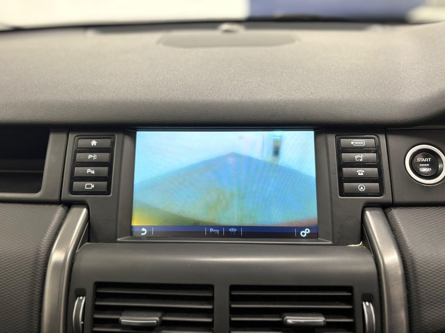 Used Land Rover Discovery Sport 2017 for sale - 76742722: Photo 24