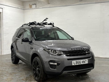 Used Land Rover Discovery Sport 2017 for sale - 76765159: Photo