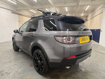 Used Land Rover Discovery Sport 2017 for sale - 76765159: Photo