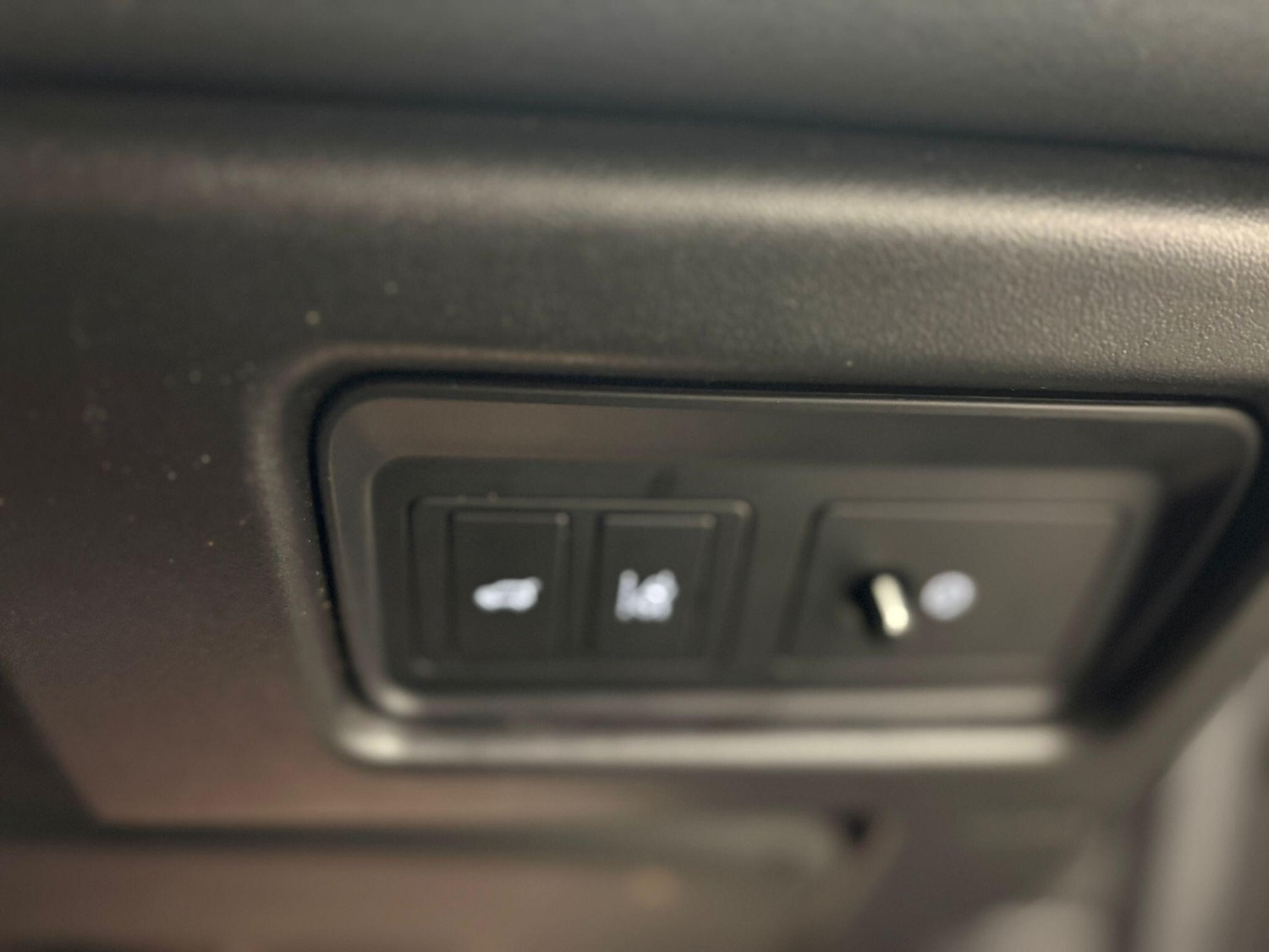 Used Land Rover Discovery Sport 2017 for sale - 76765159: Photo 45