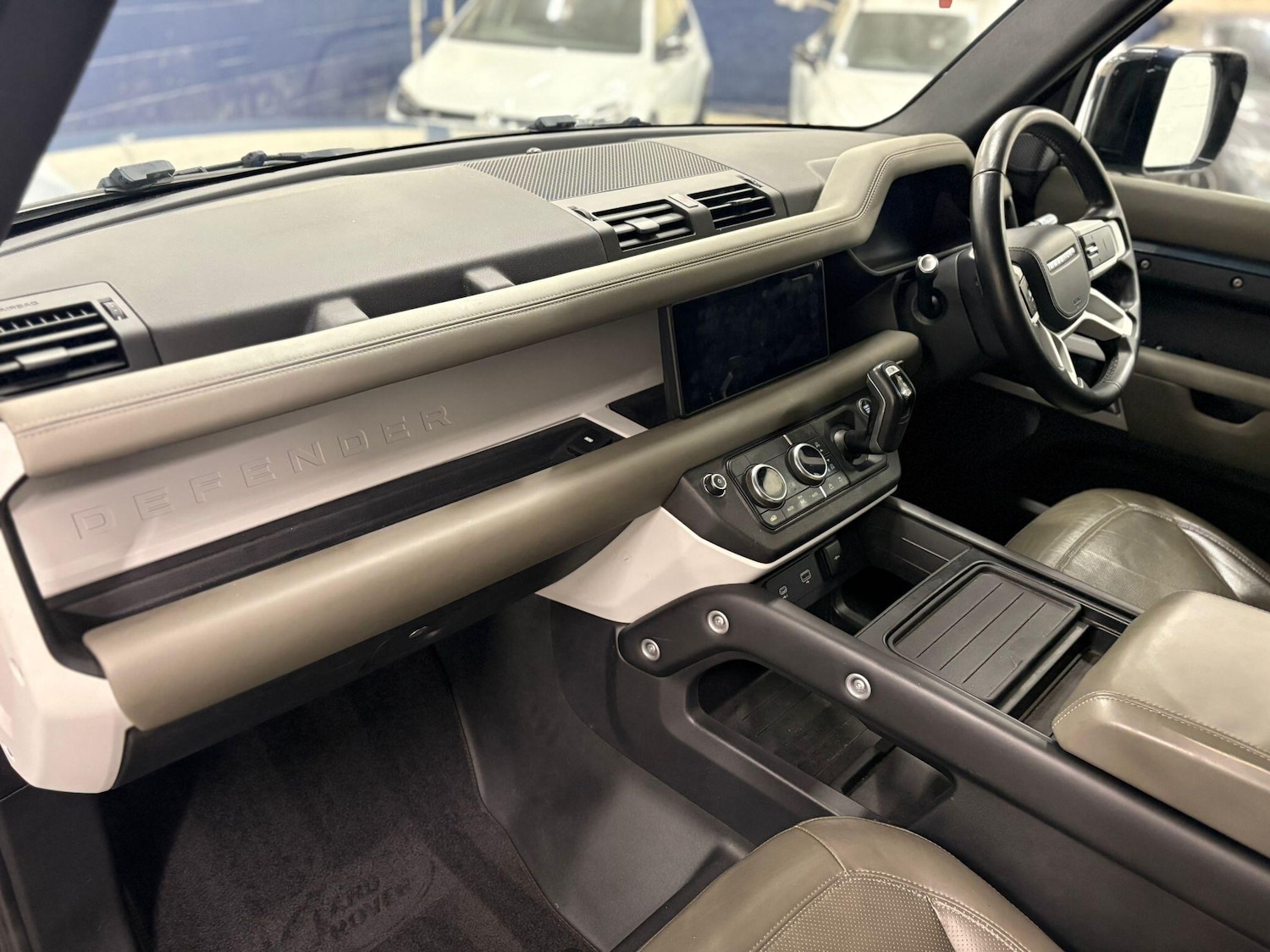 Used Land Rover Defender 110 2020 for sale - 77039772: Photo 11