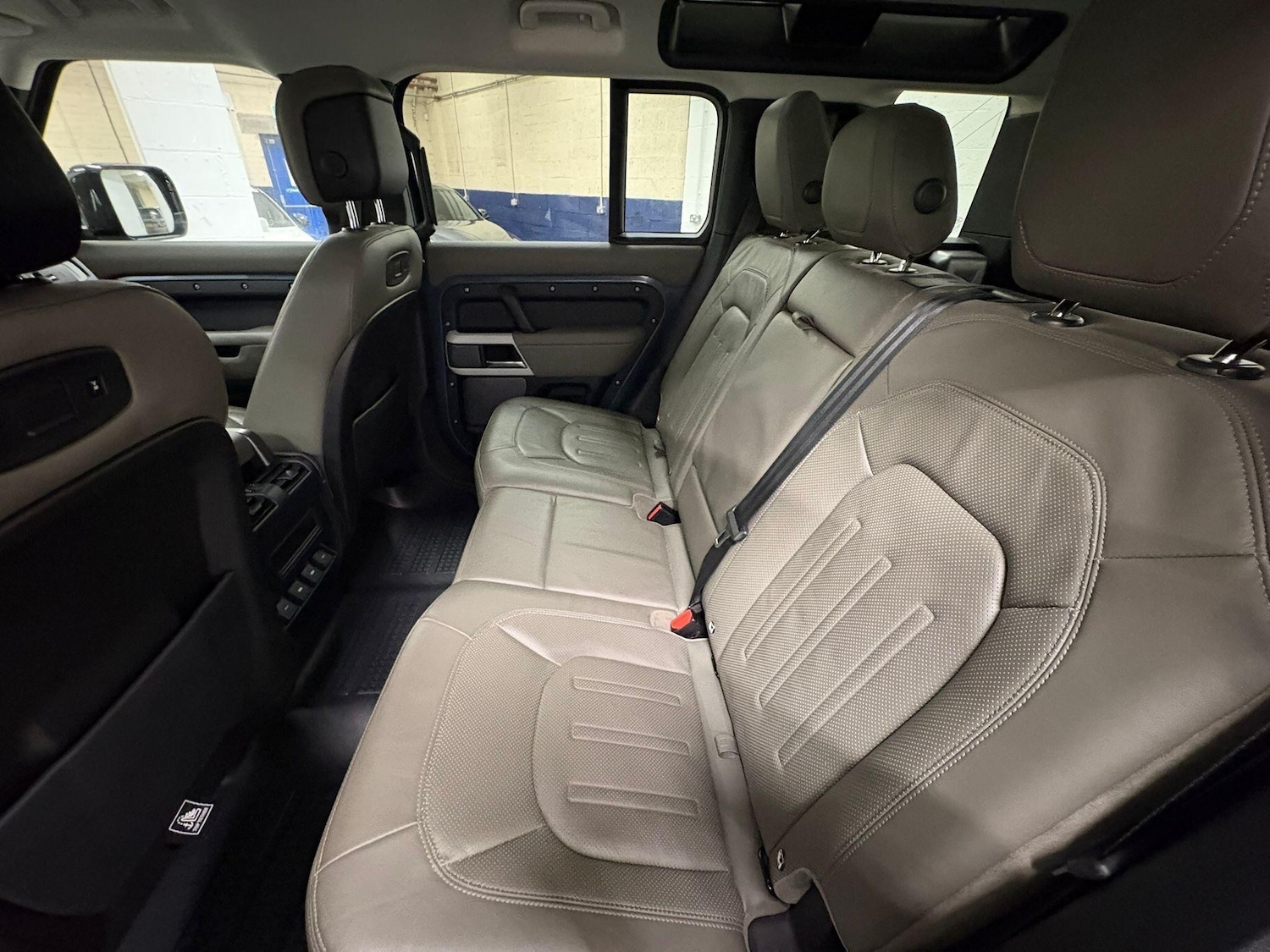 Used Land Rover Defender 110 2020 for sale - 77039772: Photo 14