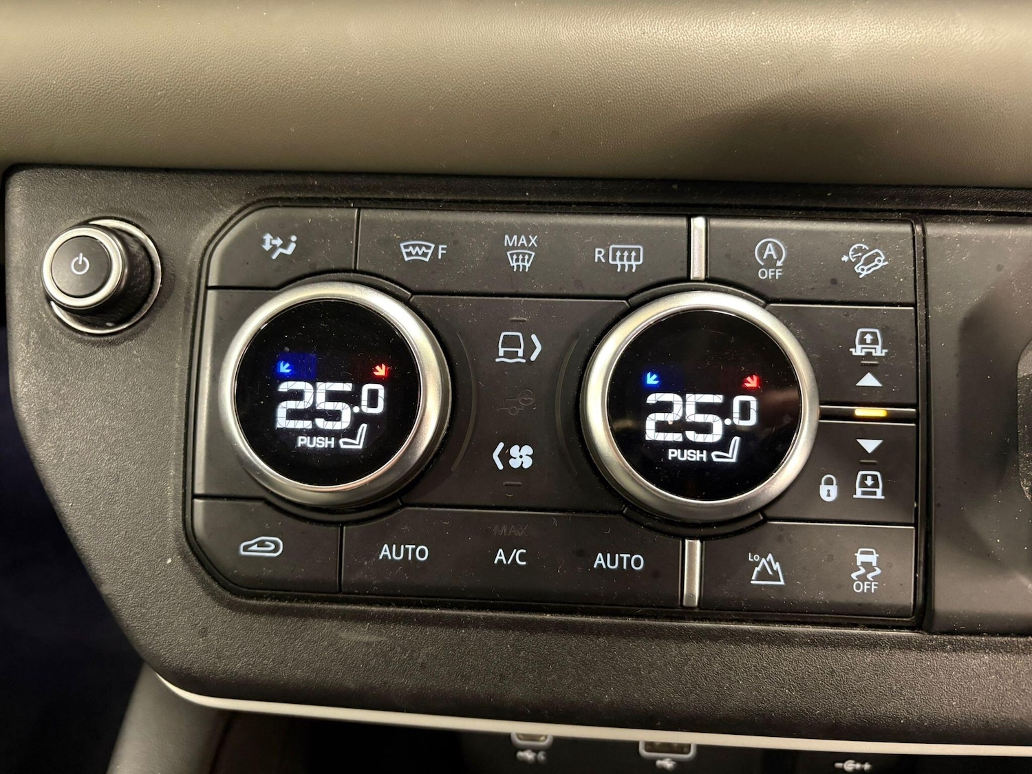 Used Land Rover Defender 110 2020 for sale - 77039772: Photo 21