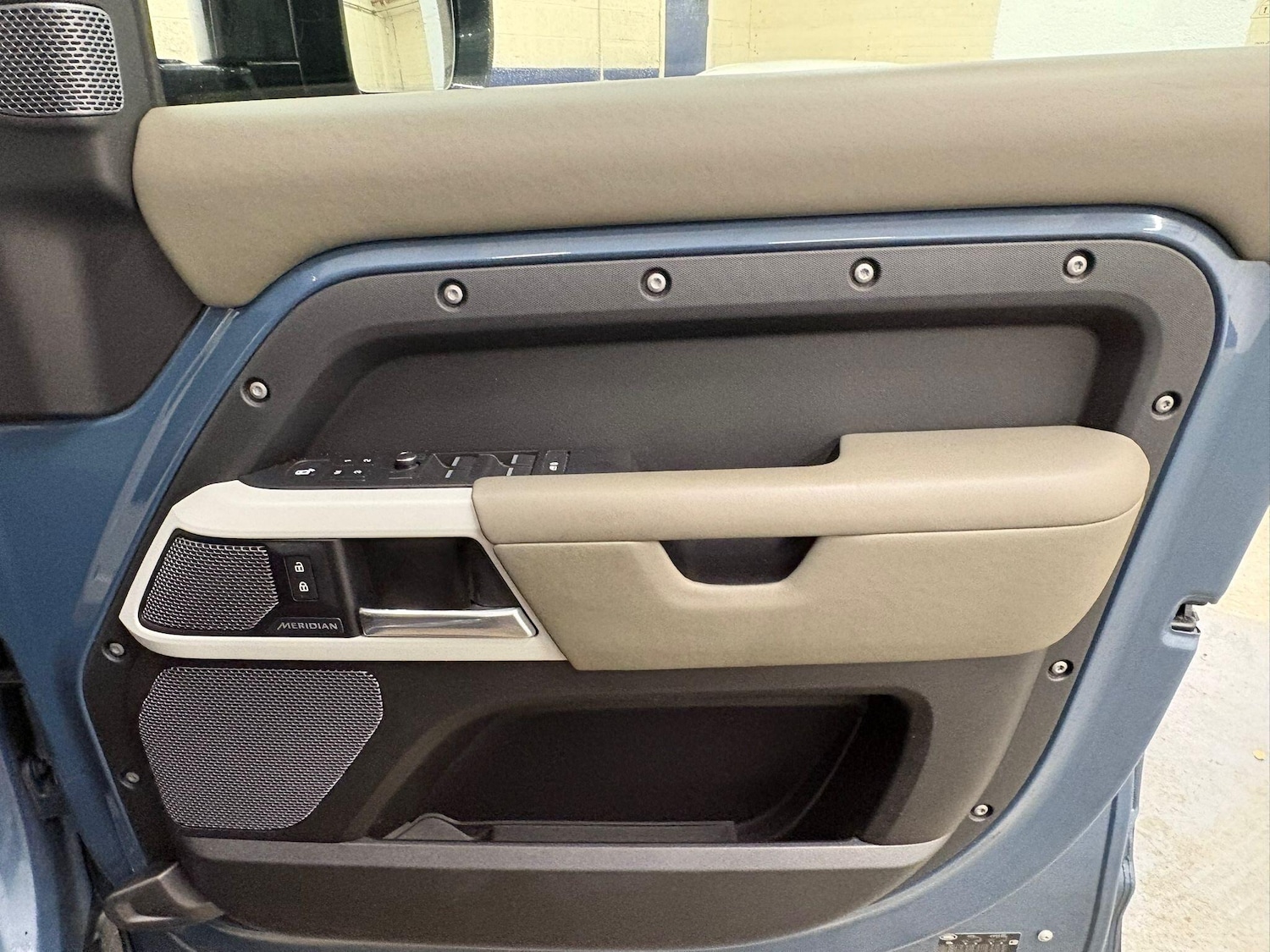 Used Land Rover Defender 110 2020 for sale - 77039772: Photo 31