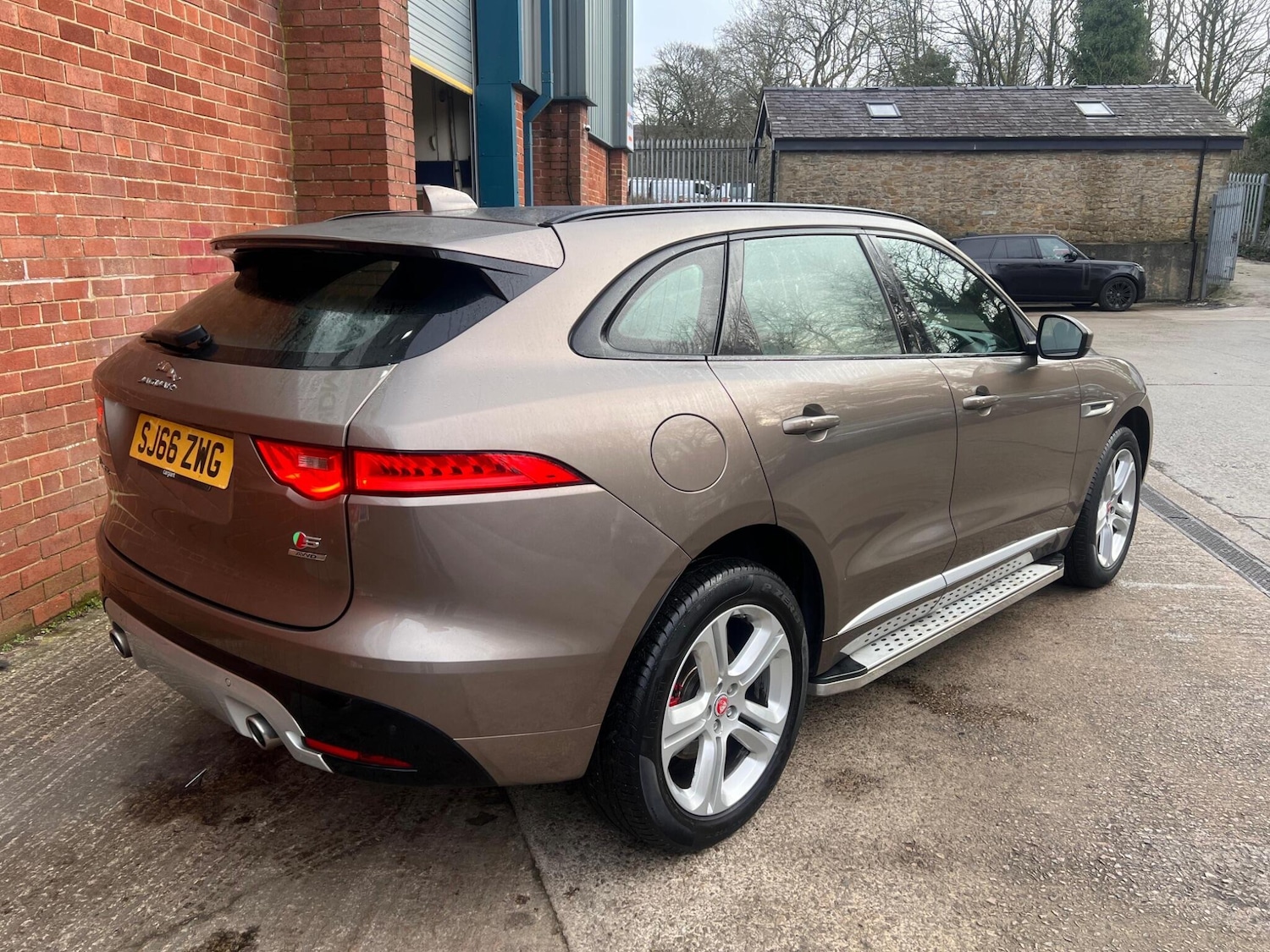Used Jaguar F-Pace 2016 for sale - 77202910: Photo 3