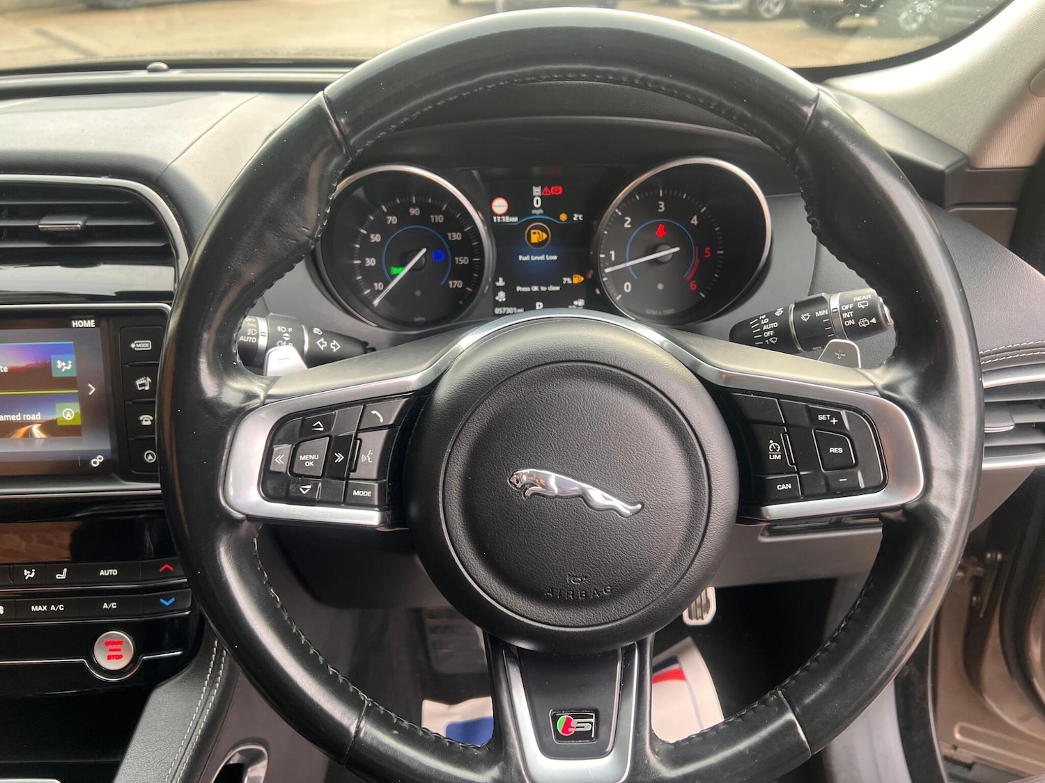 Used Jaguar F-Pace 2016 for sale - 77202910: Photo 5