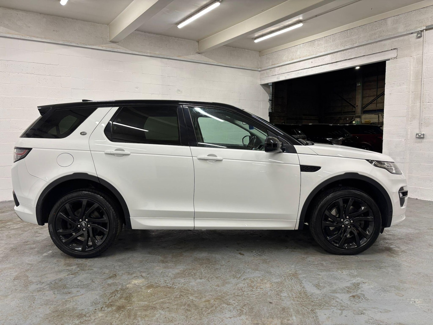 Used Land Rover Discovery Sport 2019 for sale - 76158551: Photo 3