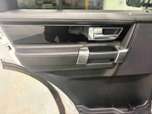 Used Land Rover Discovery 4 2016 for sale - 76259369: Photo 15