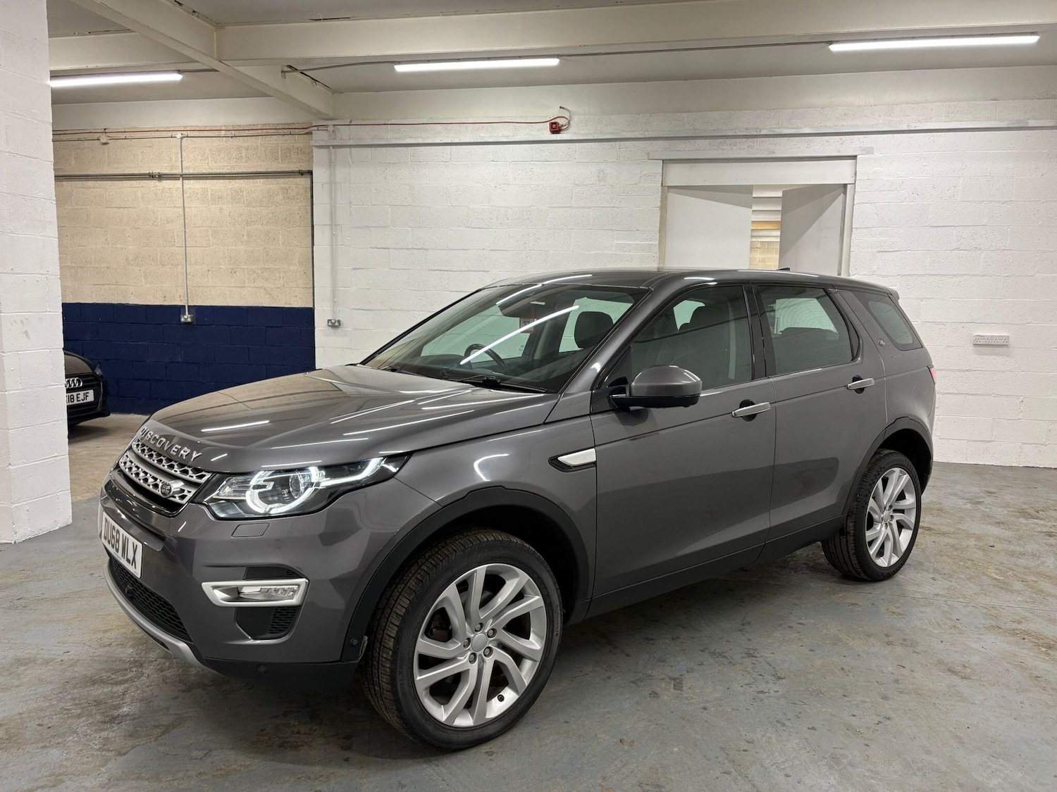 Used Land Rover Discovery Sport 2018 for sale - 76608142: Photo 2