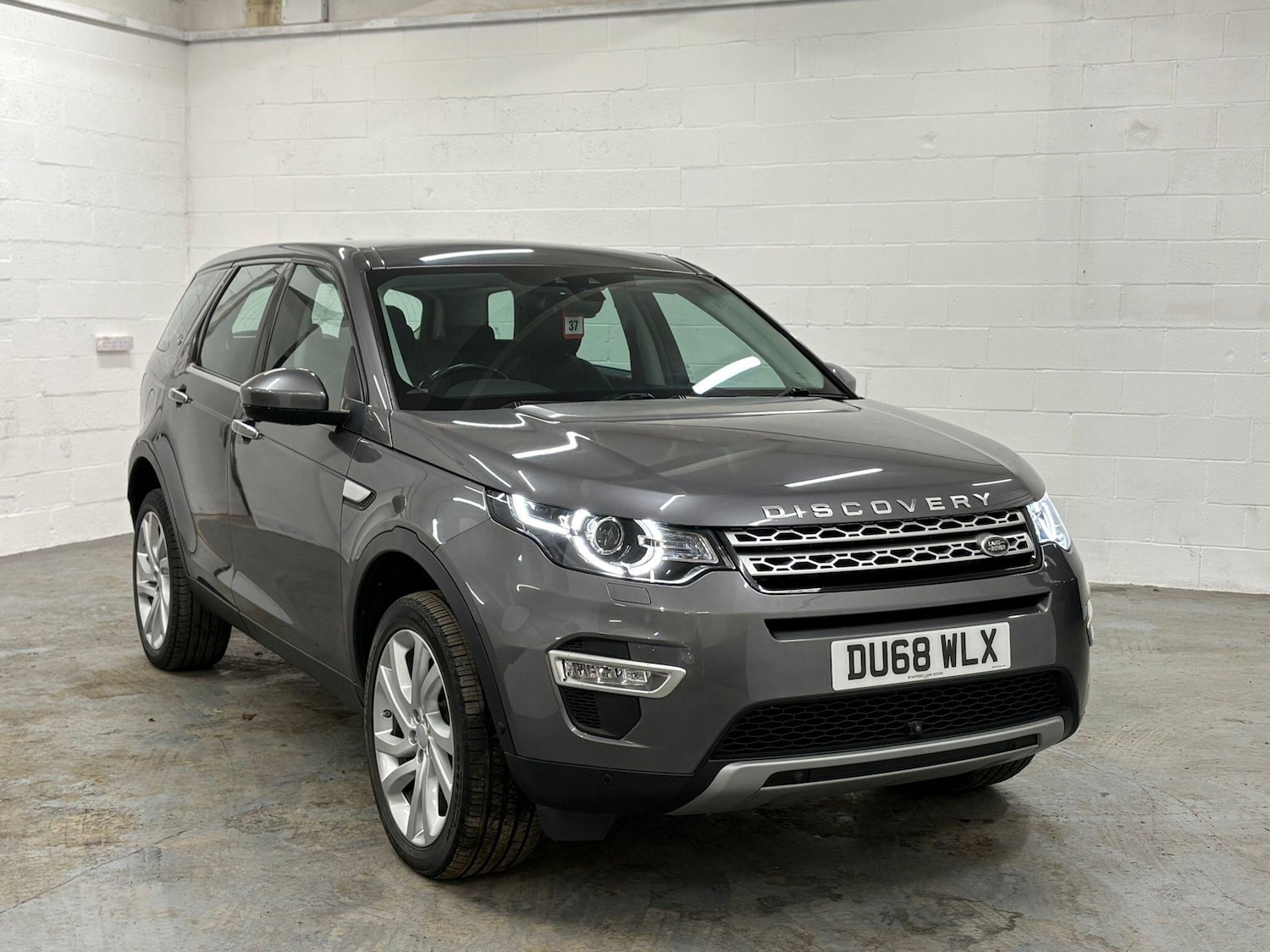 Used Land Rover Discovery Sport 2018 for sale - 76608142: Photo 3