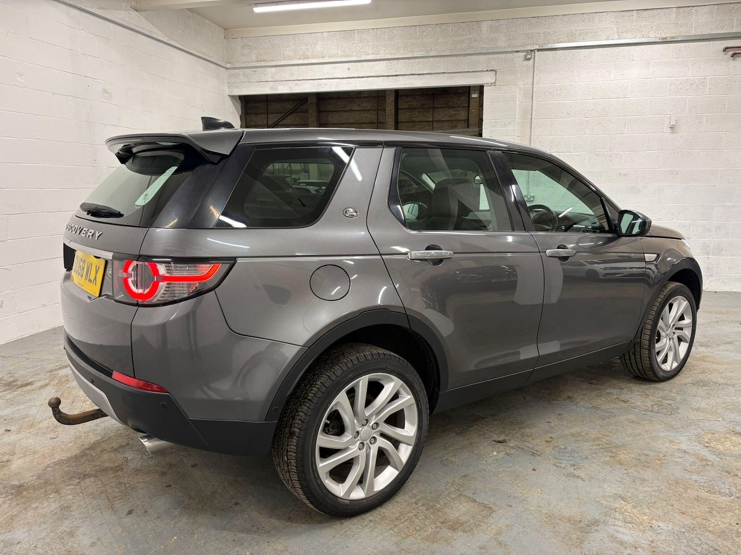 Used Land Rover Discovery Sport 2018 for sale - 76608142: Photo 5