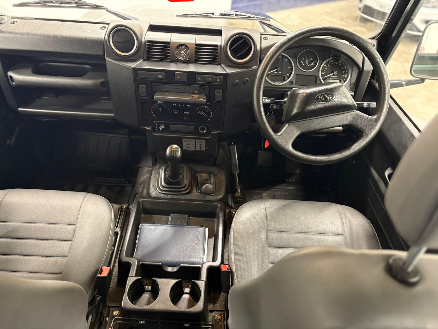 Used Land Rover Defender 2010 for sale - 77191229: Photo 17