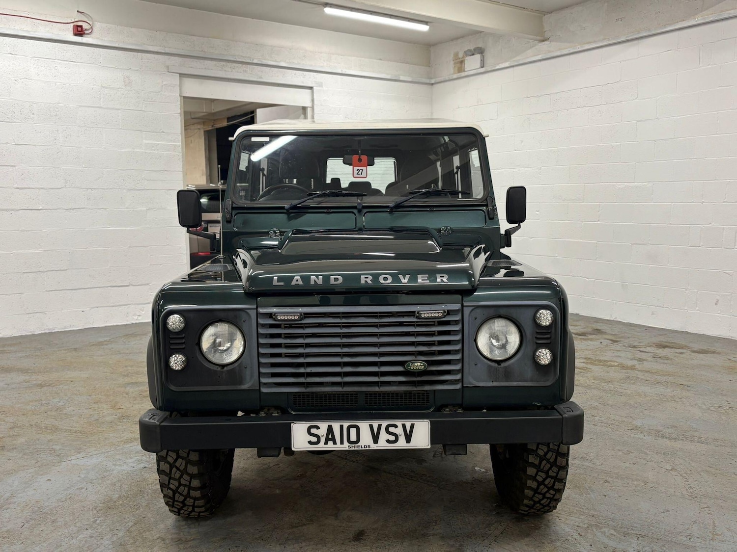 Used Land Rover Defender 2010 for sale - 77191229: Photo 2