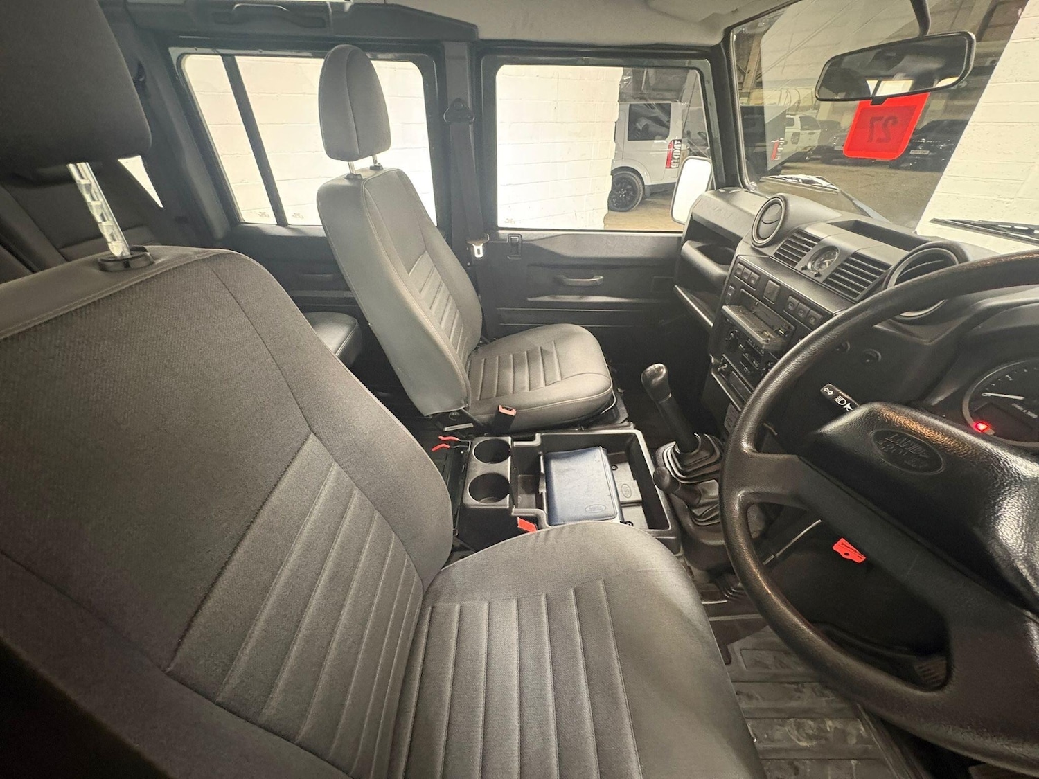 Used Land Rover Defender 2010 for sale - 77191229: Photo 3