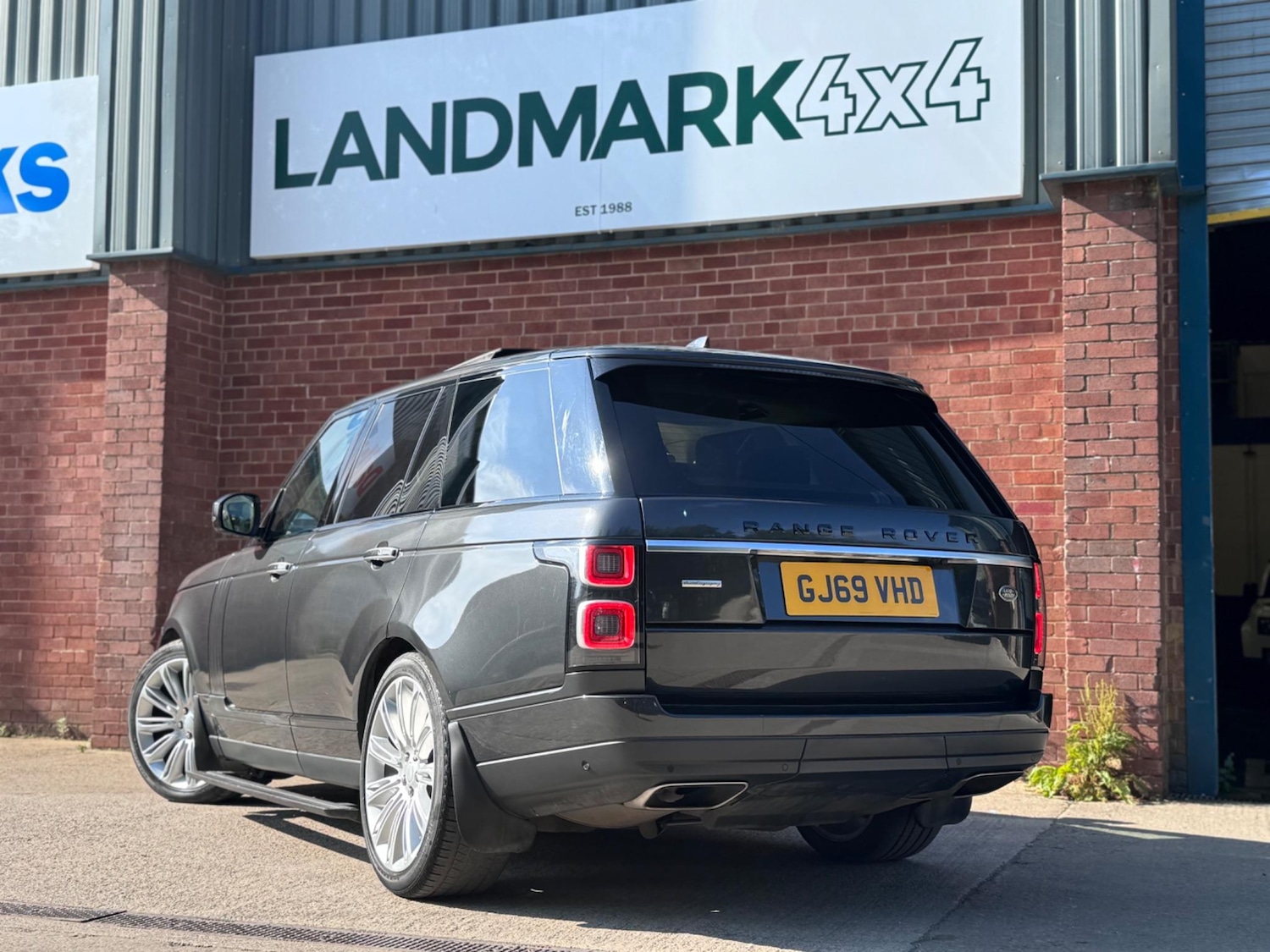 Used Land Rover Range Rover 2019 for sale - 76137295: Photo 2