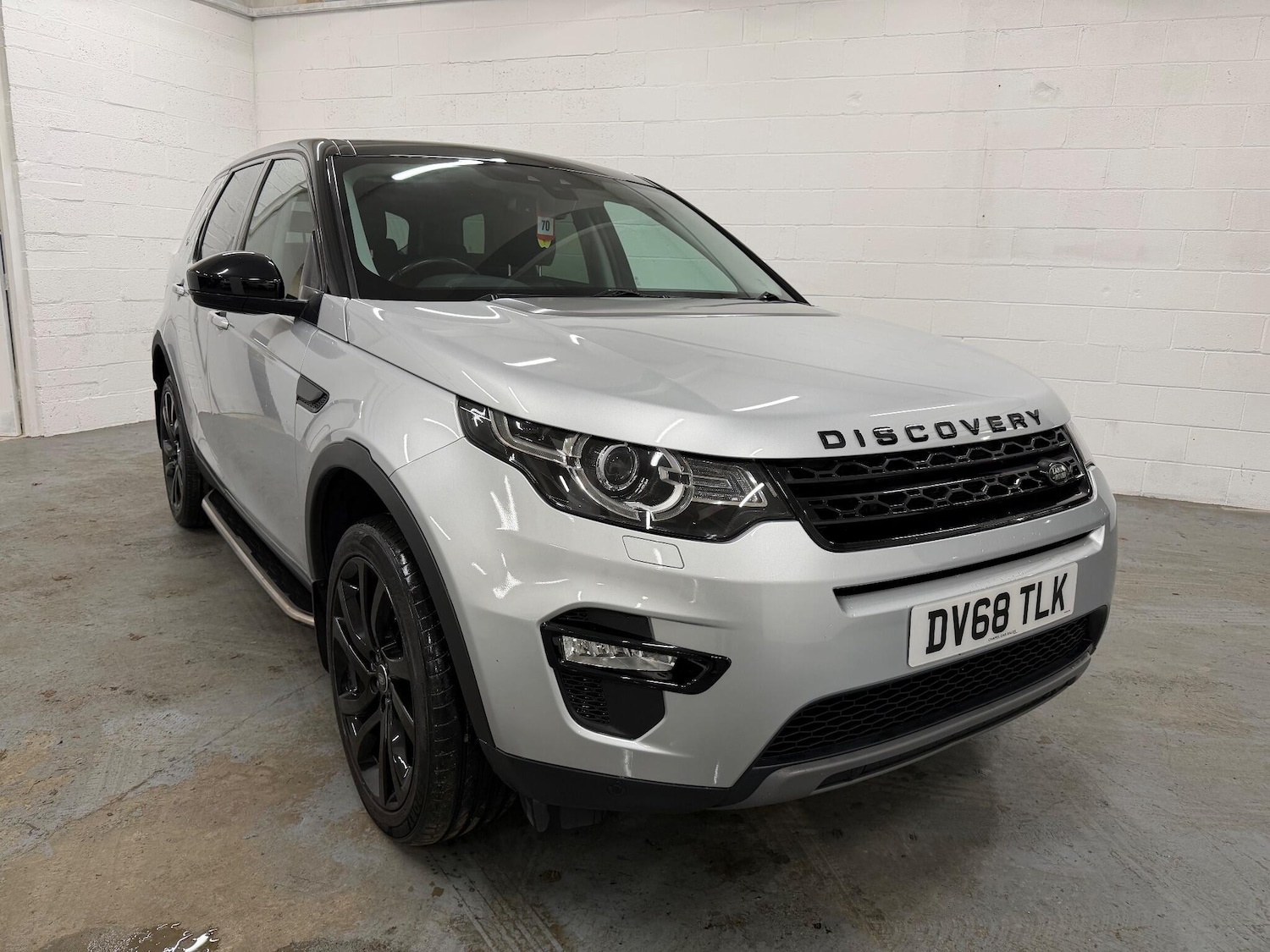 Used Land Rover Discovery Sport 2018 for sale - 76913130: Photo 1