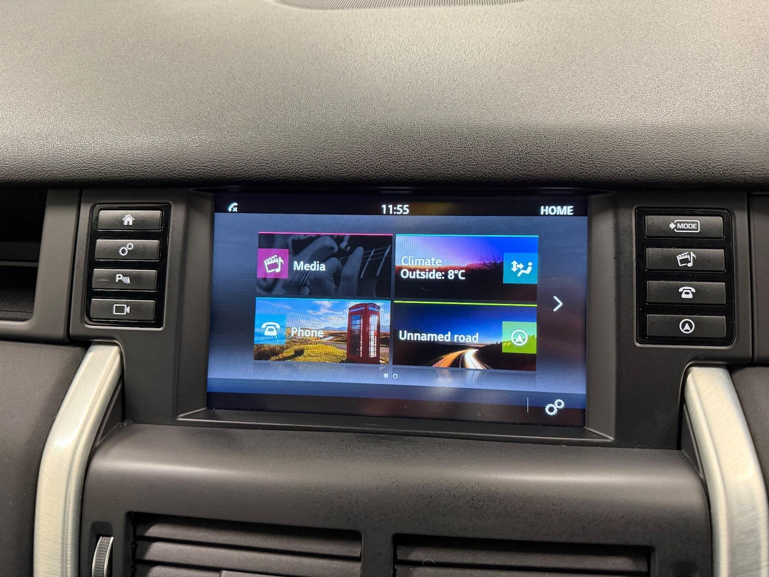 Used Land Rover Discovery Sport 2018 for sale - 76913130: Photo 24