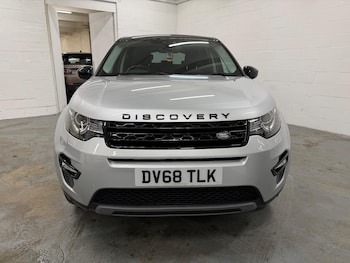 Used Land Rover Discovery Sport 2018 for sale - 76913130: Photo