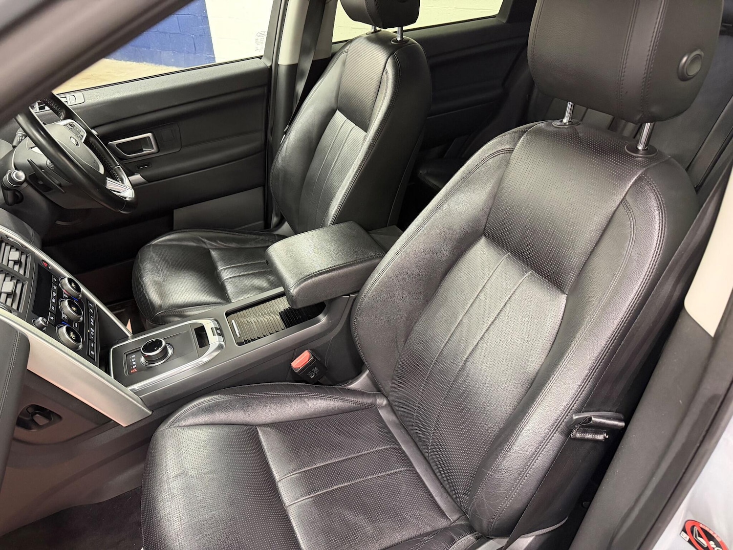 Used Land Rover Discovery Sport 2018 for sale - 76913130: Photo 31