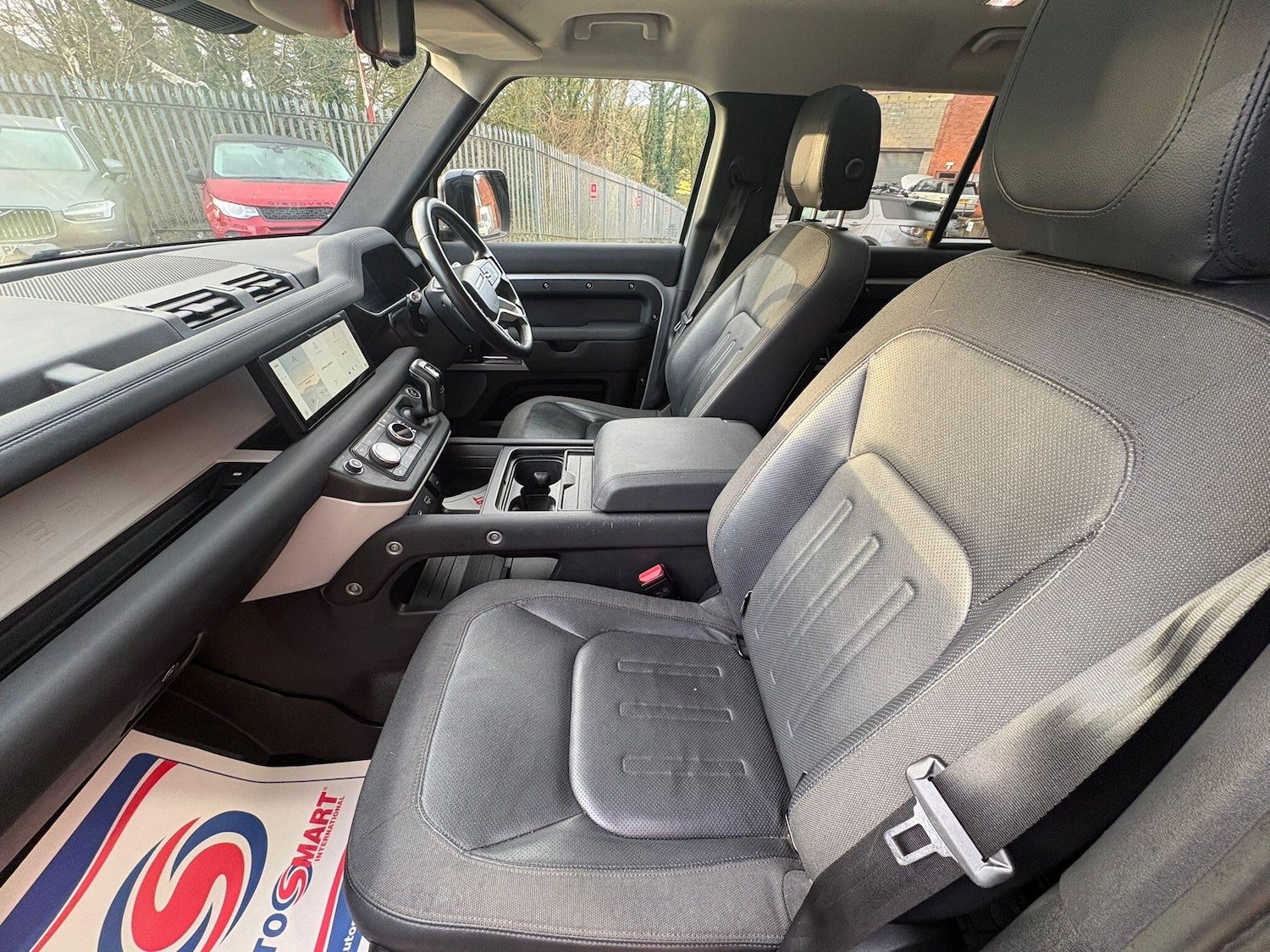 Used Land Rover Defender 2021 for sale - 77560033: Photo 2