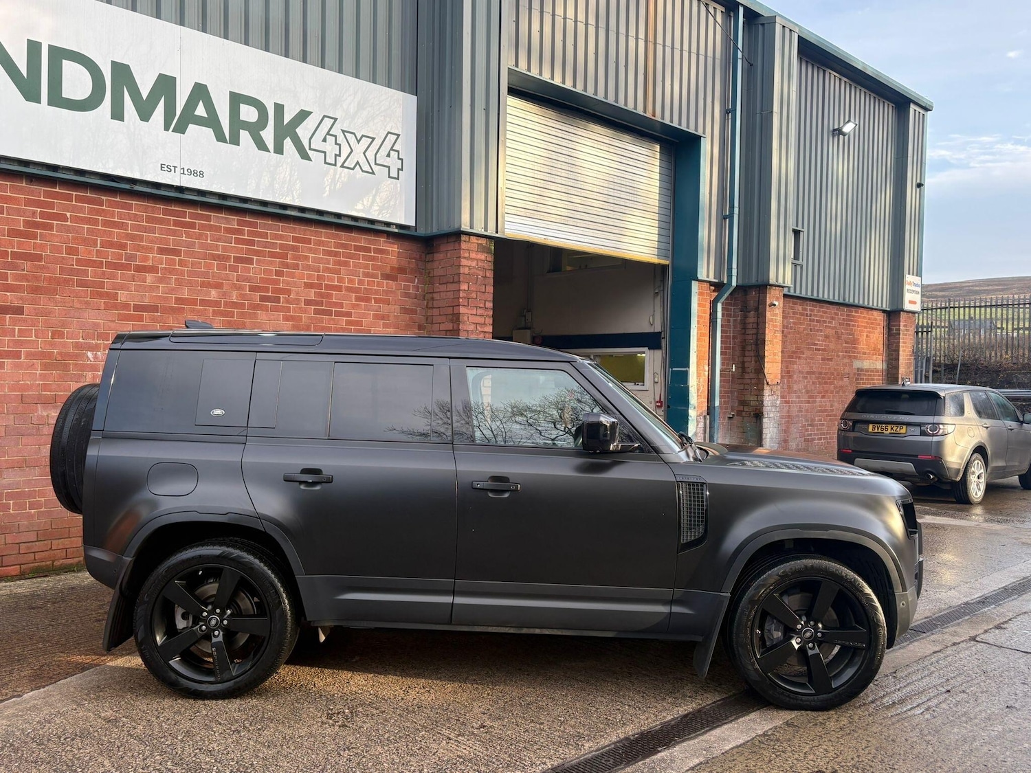 Used Land Rover Defender 2021 for sale - 77560033: Photo 23