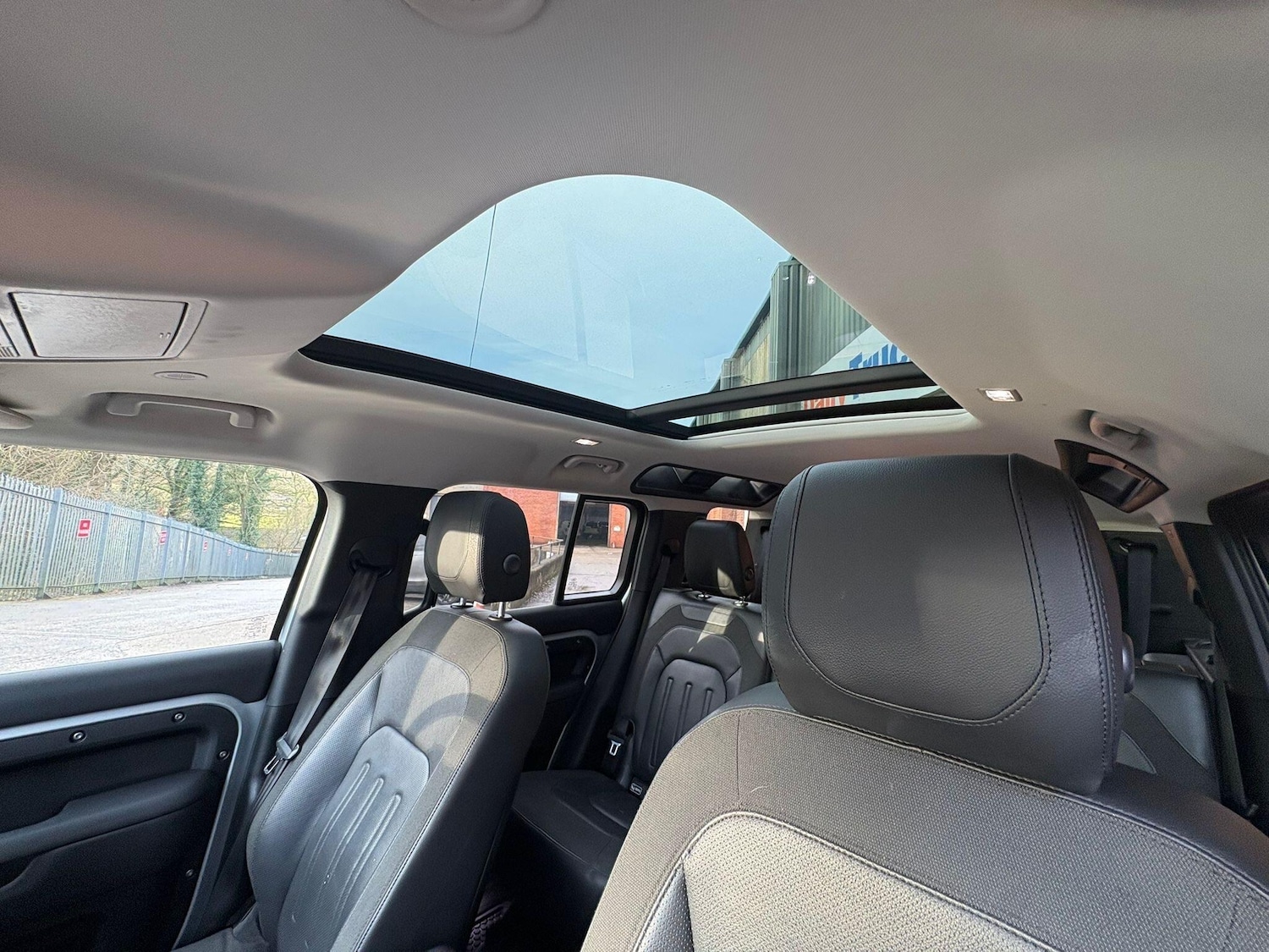 Used Land Rover Defender 2021 for sale - 77560033: Photo 24