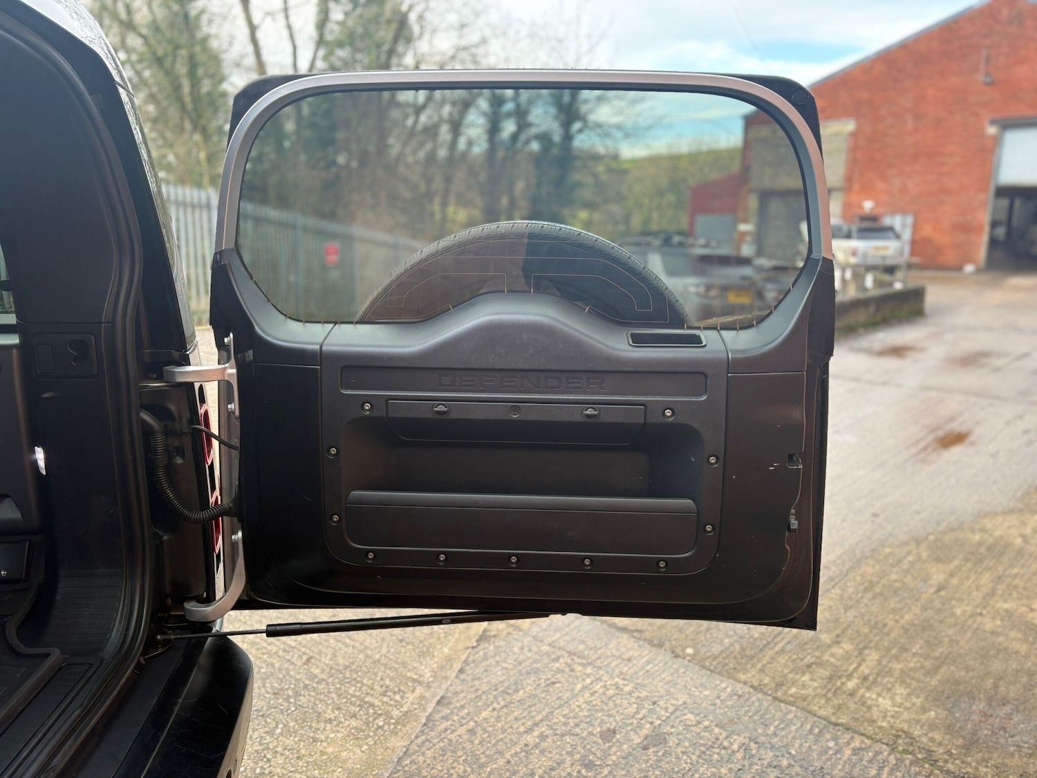 Used Land Rover Defender 2021 for sale - 77560033: Photo 26