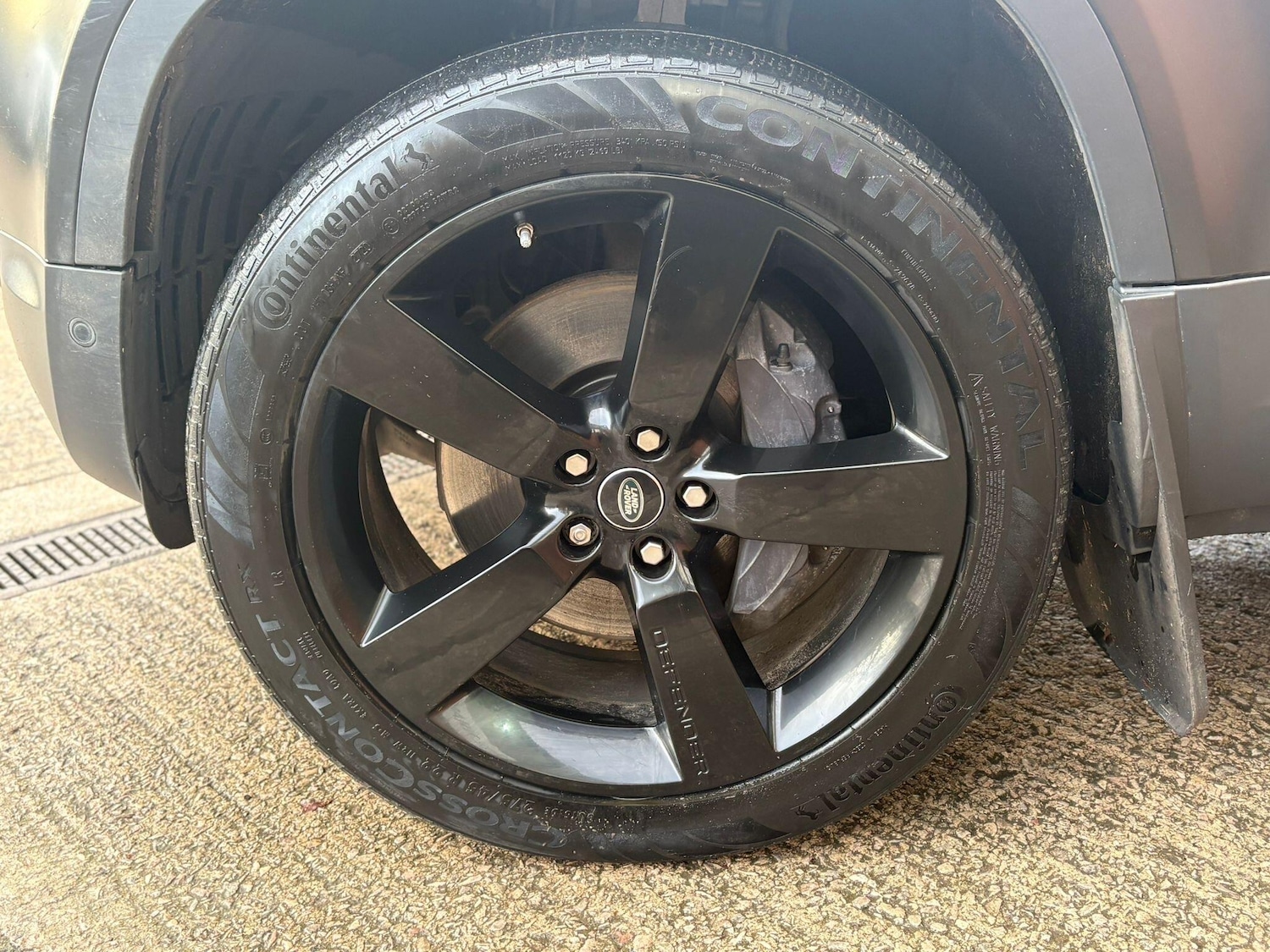 Used Land Rover Defender 2021 for sale - 77560033: Photo 32