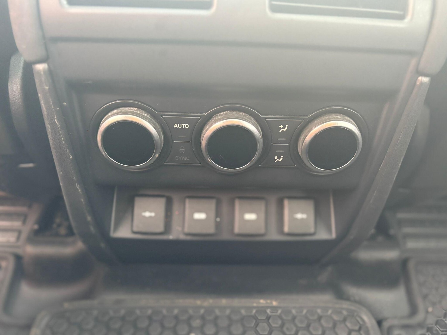 Used Land Rover Defender 2021 for sale - 77560033: Photo 66