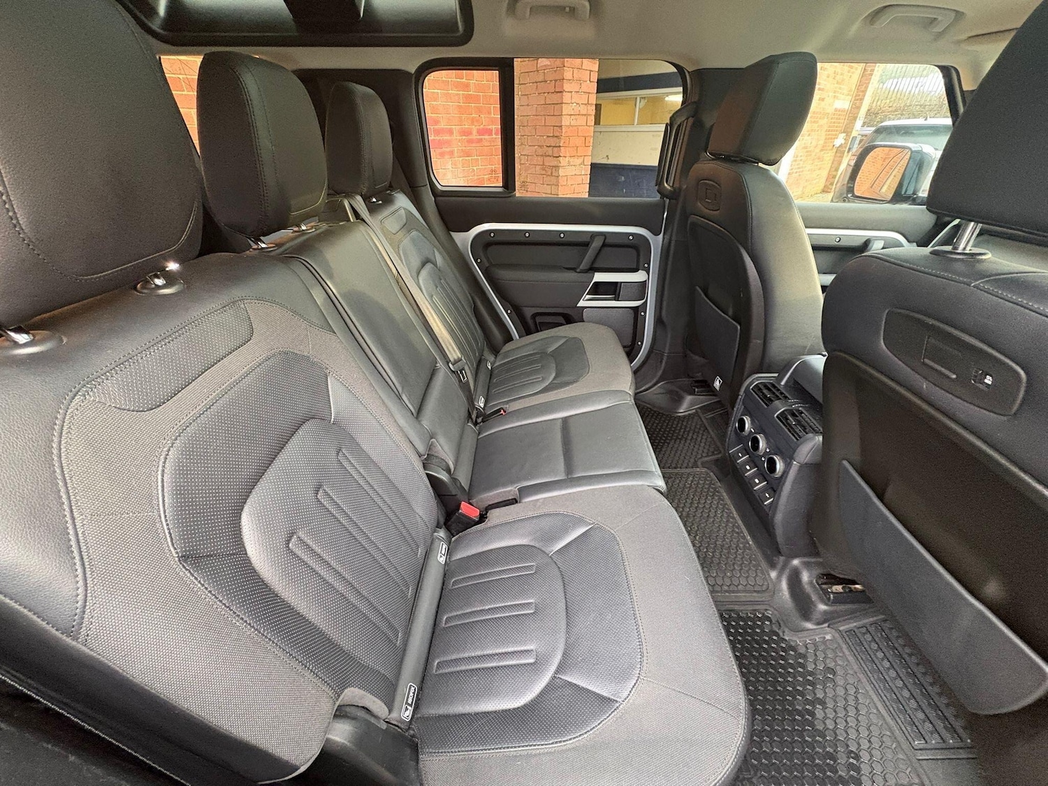 Used Land Rover Defender 2021 for sale - 77560033: Photo 69