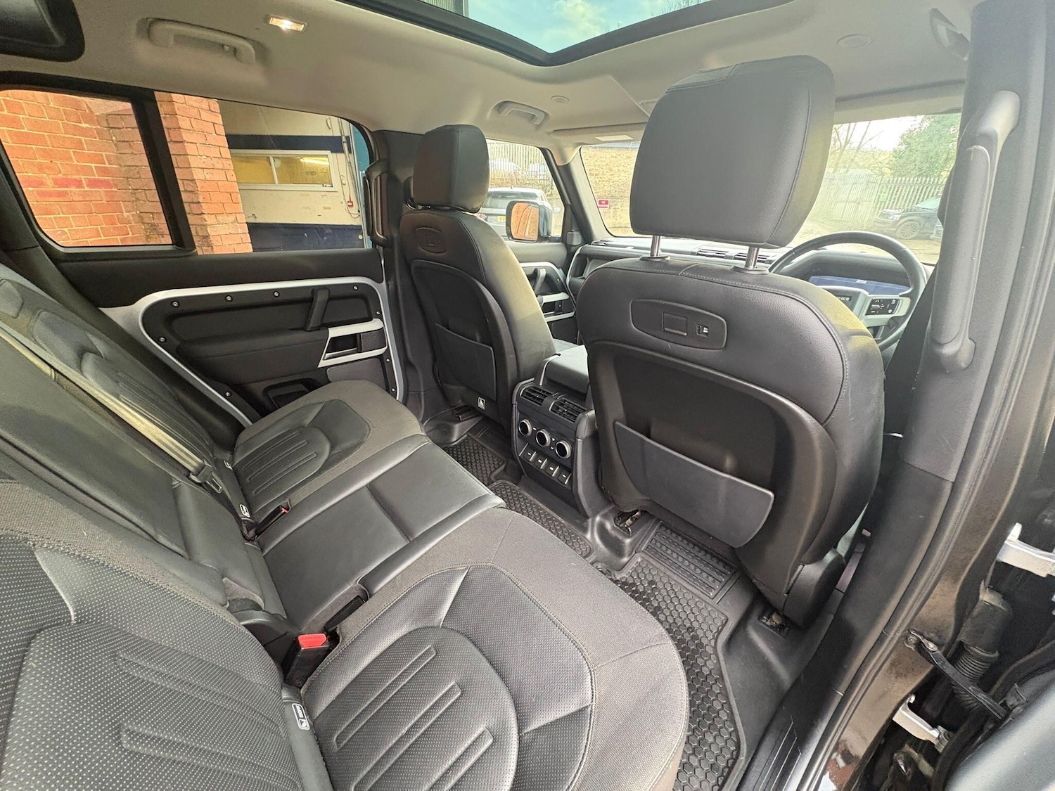 Used Land Rover Defender 2021 for sale - 77560033: Photo 86