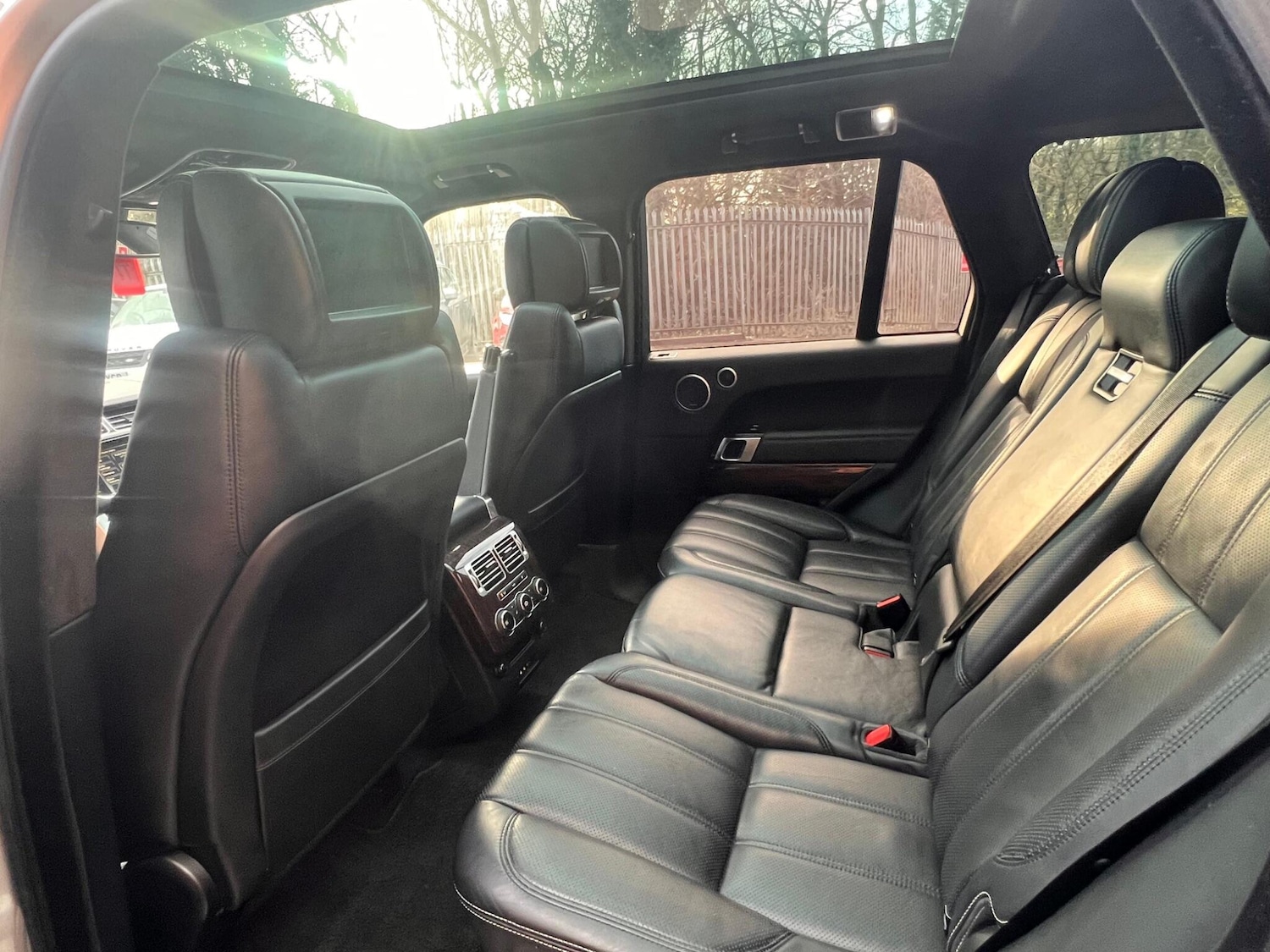 Used Land Rover Defender 2021 for sale - 77560033: Photo 92