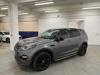 Used Land Rover Discovery Sport 2017 for sale - 77215024: Photo