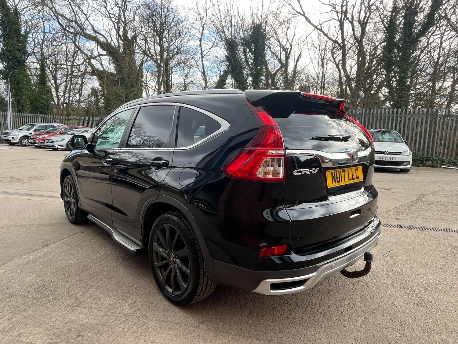Used Honda CR-V 2017 for sale - 77994400: Photo 2