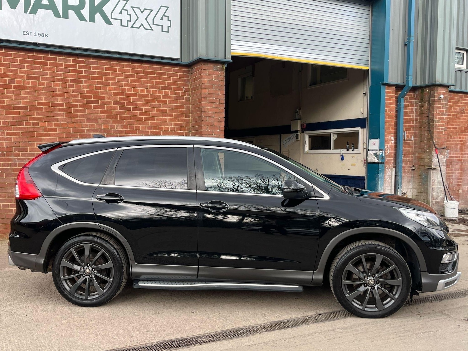 Used Honda CR-V 2017 for sale - 77994400: Photo 20