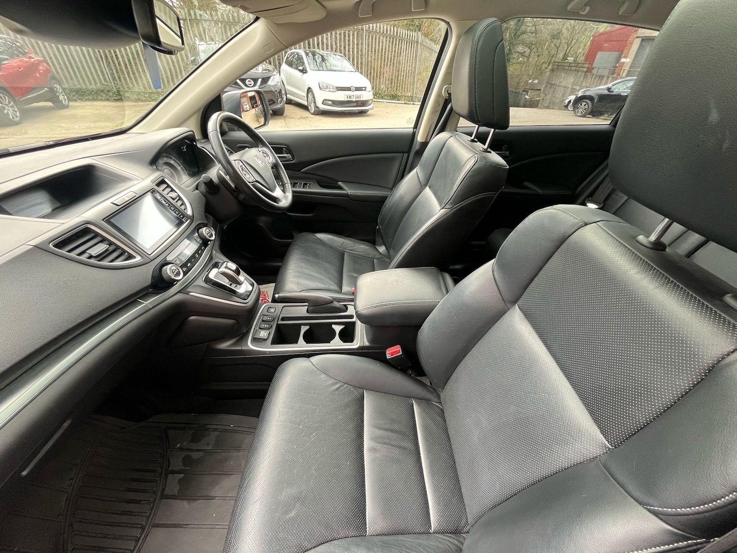 Used Honda CR-V 2017 for sale - 77994400: Photo 32