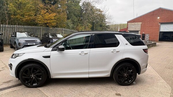 Used Land Rover Discovery Sport 2017 for sale - 76259928: Photo 2