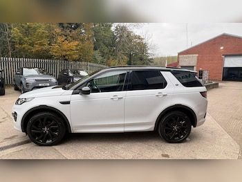 Used Land Rover Discovery Sport 2017 for sale - 76259928: Photo