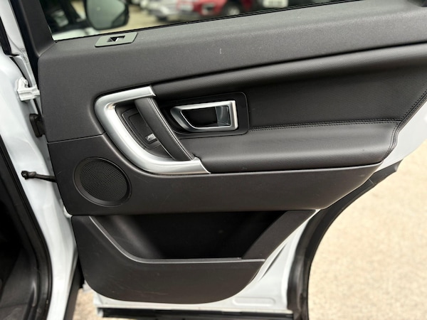 Used Land Rover Discovery Sport 2017 for sale - 76259928: Photo 33