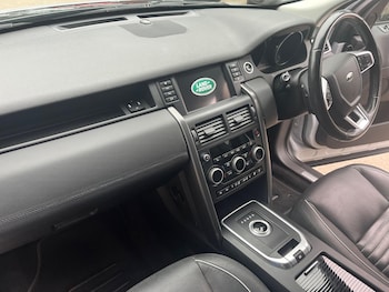 Used Land Rover Discovery Sport 2017 for sale - 76259928: Photo