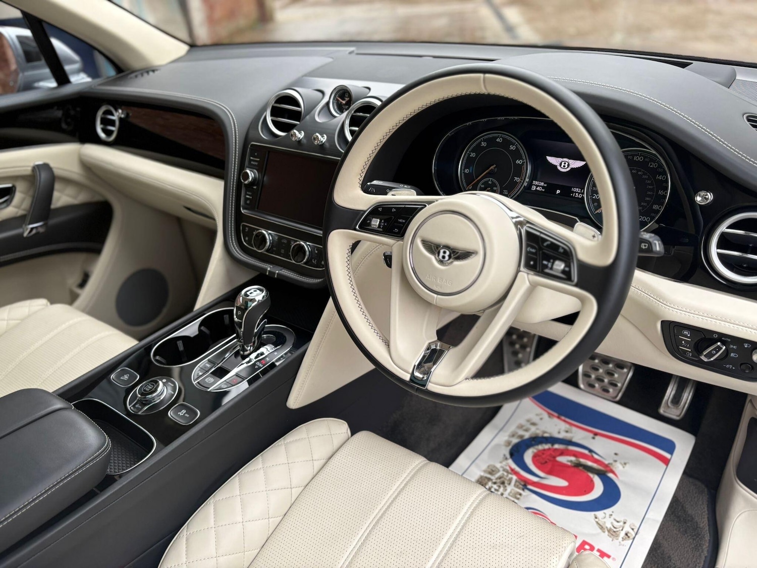 Used Bentley Bentayga 2018 for sale - 76473267: Photo 15